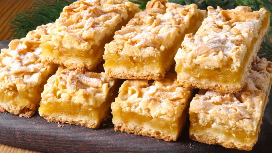 Apple Crumb Bars