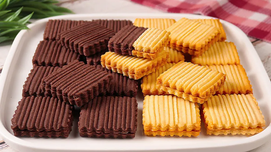 Vanilla And Chocolate Cookies