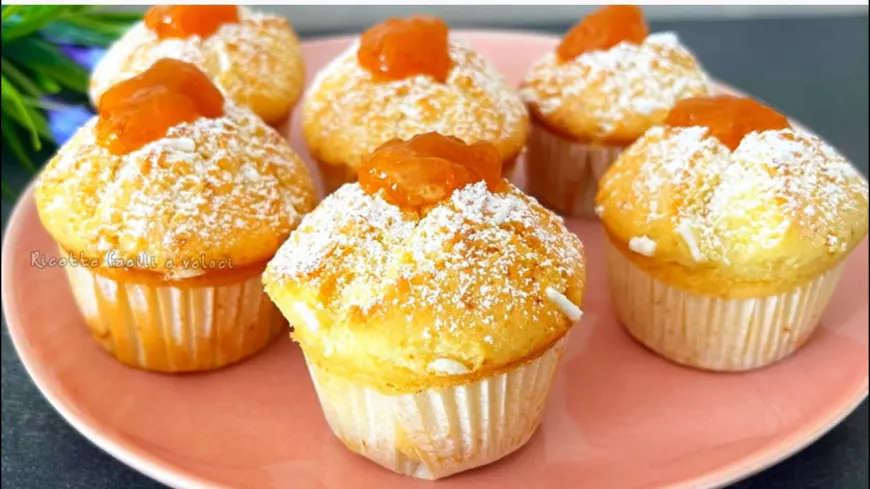 Vanilla Muffins With Apricot Jam Topping