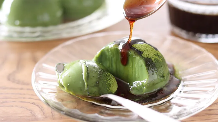 Matcha Pudding With Brown Sugar Syrup