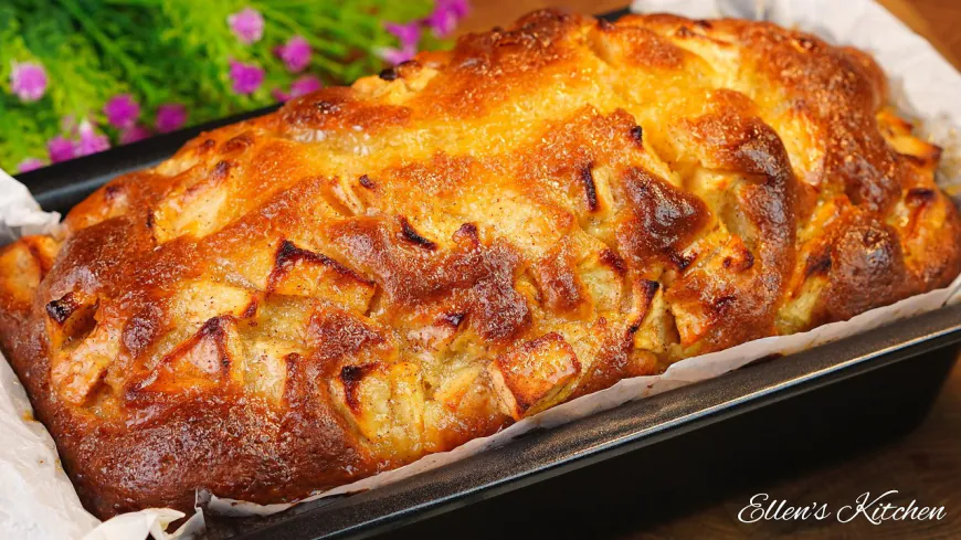 Homemade Apple Cinnamon Cake