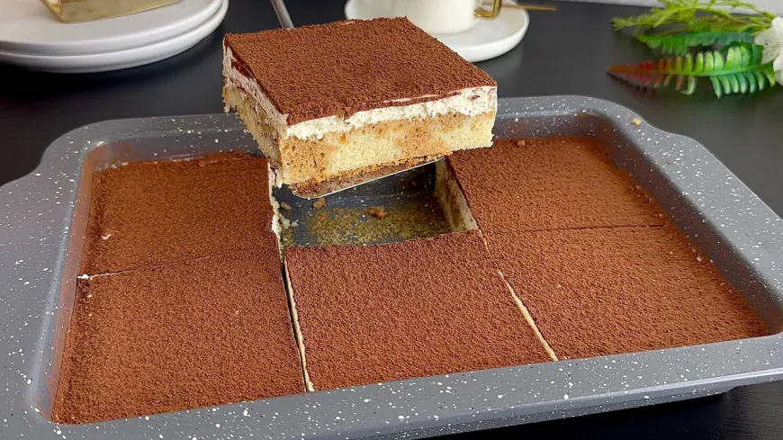 Cocoa Dusted Mascarpone Cream Cake