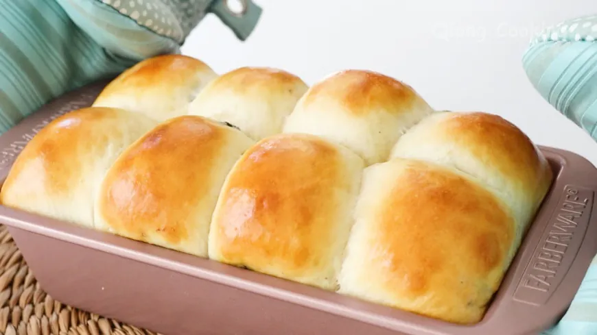 Soft Raisin Bread Rolls Recipe