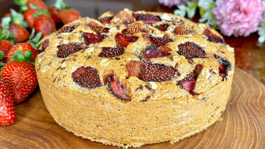 Healthy Strawberry Cake with Oats Recipe