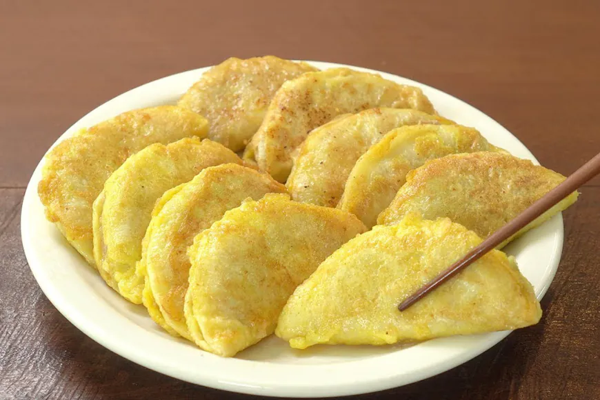 Crispy Pickled Radish Pork Dumplings