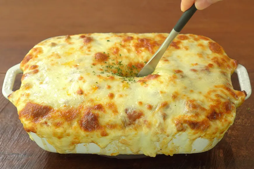 Cheesy Baked Potato and Meat Casserole