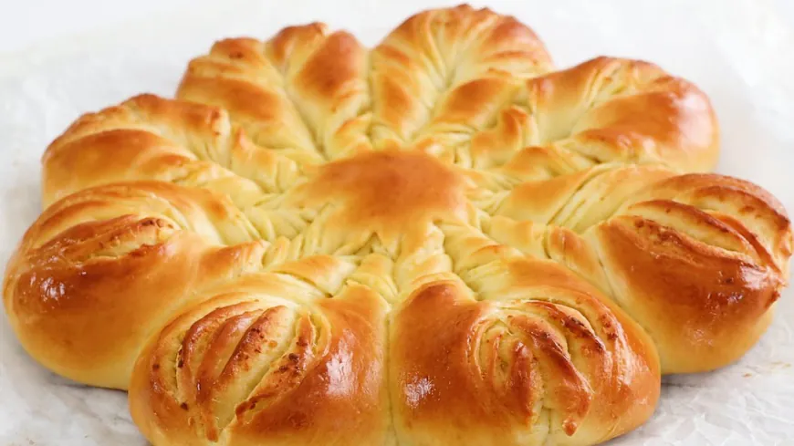 Garlic Butter Flower Bread Recipe