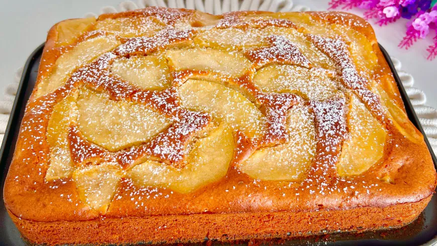 Golden Apple Cinnamon Cake