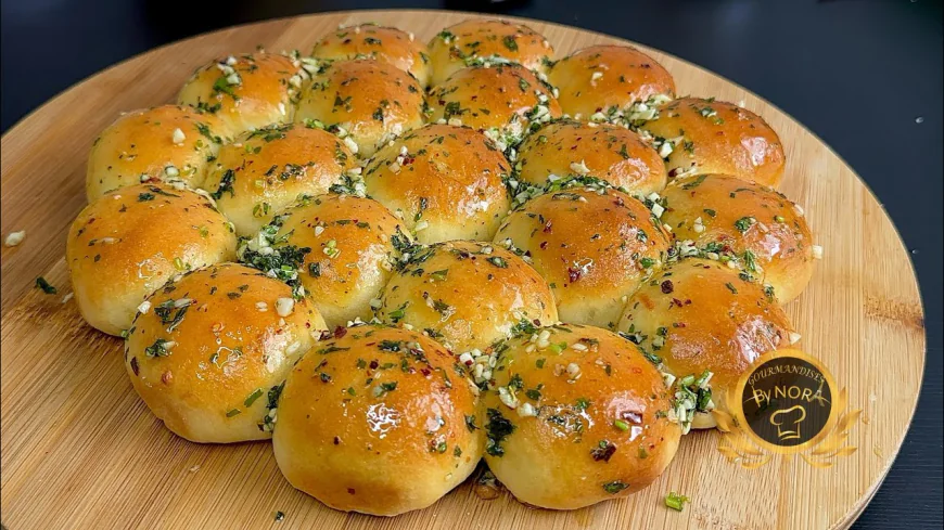 Garlic Herb Pull Apart Rolls Recipe