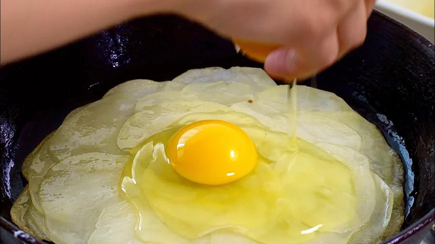 Cheesy Potato Egg Skillet Recipe