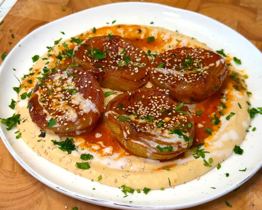 Caramelized Onion & Roasted Garlic Hummus